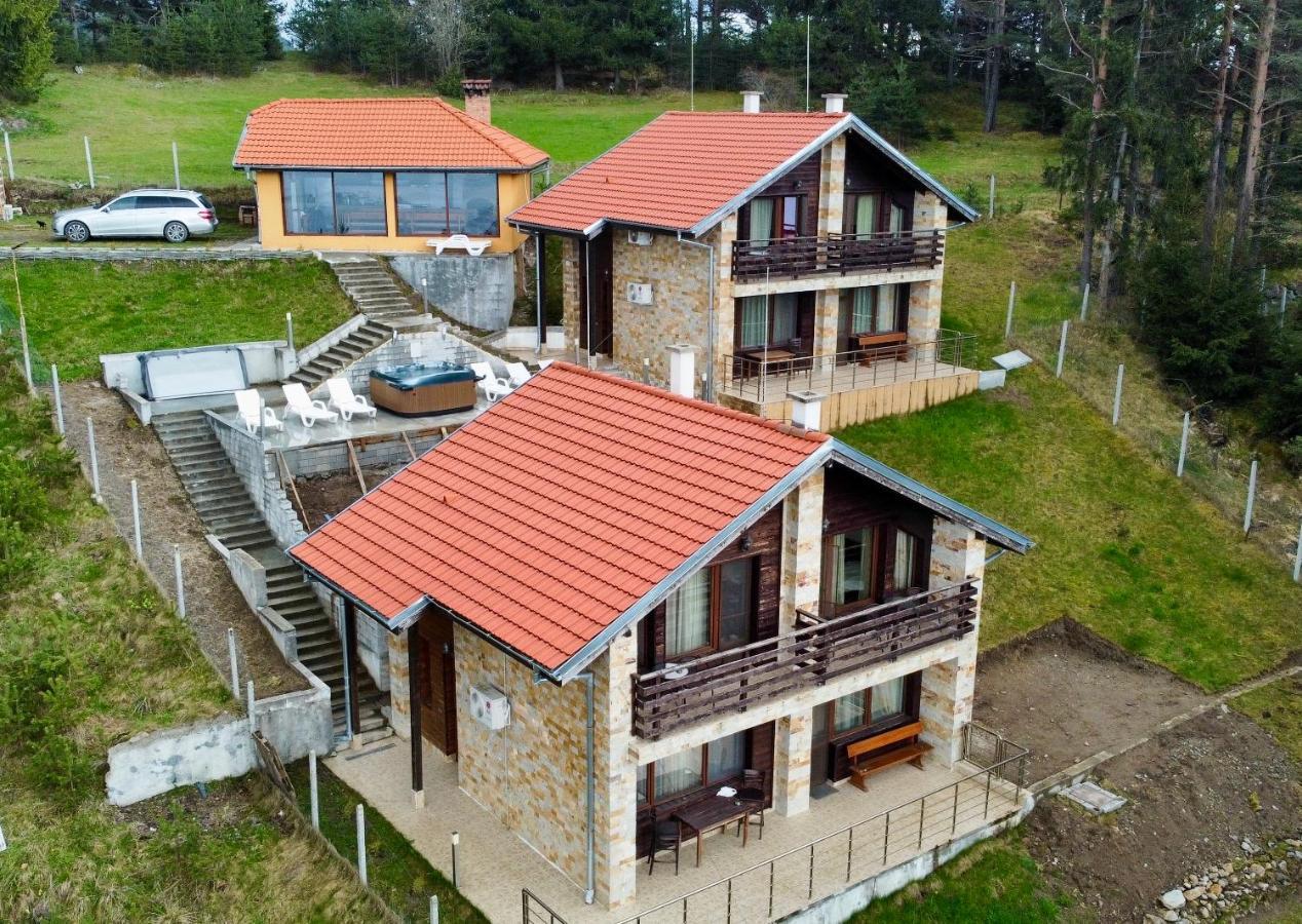 Къщи За Гости Фантазия Dospat Buitenkant foto